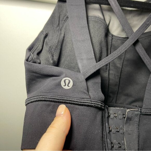 *SOLD* Lululemon women's Black Breath it in Luxtreme sporty sports bra in US 4 - Picture 8 of 9